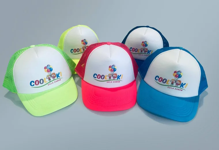 Czapki z nadrukiem